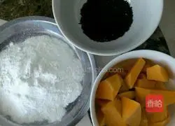 Illustration of how to make pumpkin pie with black sesame filling 1