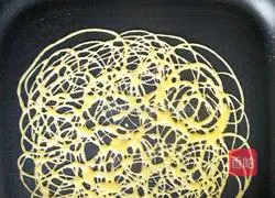 Illustration of how to make hollow gold cake 8