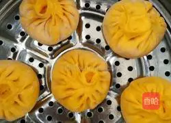 Illustration of how to make double melon buns 13