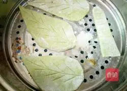 Illustration of how to make sunflower buns 22