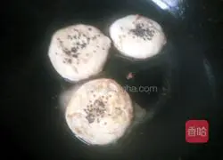 Illustration of how to make pancakes 15