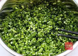 Illustration of how to make dumplings (leeks and eggs stuffing) 12