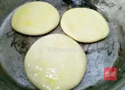 Illustration of how to make doughed drum cakes 11