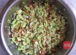 Illustration of how to make kohlrabi steamed buns 6