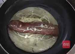Illustration of how to make bacon cheese hand pancakes 10