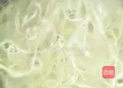 Illustration of how to make cold beans and noodles 2