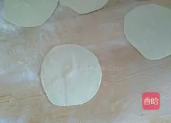 Illustration of how to make Lianghe noodles and donkey meat stuffed buns 19