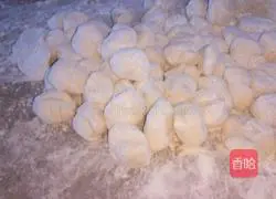 Illustration of how to make fennel and meat dumplings 11