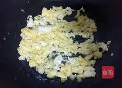 Illustration of how to make egg fried rice 5