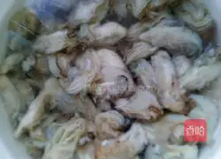 Illustration of how to make three fresh wontons 10