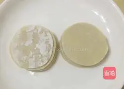 raw Illustration of how to make fried sophora flower dumplings 1