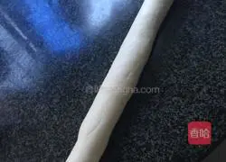 Illustration of how to make cake embryos by hand 6