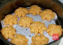 Pumpkin chrysanthemum steamed buns Illustration of practice 17