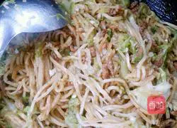 Illustration of how to make braised cabbage cake 10