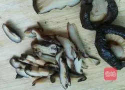 Illustration of how to make mushroom fried rice 2
