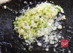 Illustration of how to make black pepper noodles 4