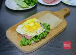 Illustration of how to make ham sandwich 8