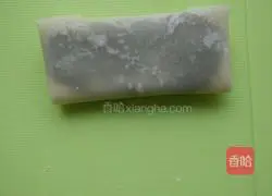 Illustration of how to make wonton wrapper spring rolls 6