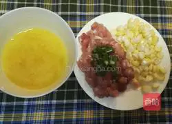 How to make corn, meat and egg pancakes Illustration 2