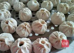 Illustration of how to make shepherd's purse and meat buns 6