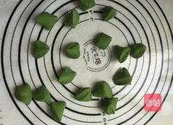 Illustration of how to make spinach dumplings 8