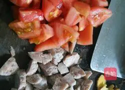 Illustration of how to make tomato and meatball noodles 2