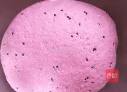 Illustration of how to make dragon fruit, millet and multigrain steamed buns 6