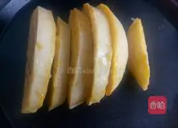 Illustration of how to make golden egg steamed bun slices 8