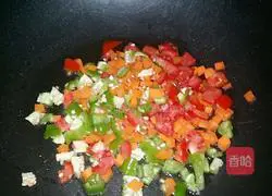  Illustration of how to make colorful fried rice 3