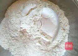 Illustration of how to make dough chili pancakes 1