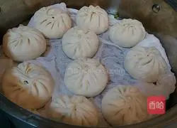 Illustration of how to make green bean and pork buns 7