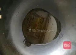 Illustration of how to make colorful egg fried rice 6