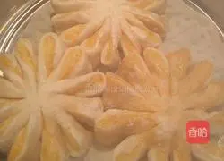 Illustration of how to make fancy steamed buns 9