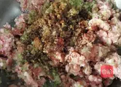 Illustration of how to make Yuanbao dumplings 13