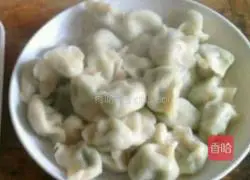 Illustration of how to make leek and lotus root dumplings 3