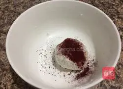 Illustration of how to make Yuhua stone glutinous rice balls 2