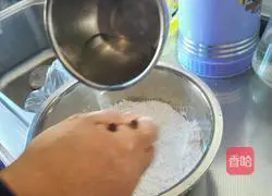 Illustration of how to make quince leaf cake 5