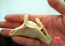 Illustration of how to make leek dumplings 5