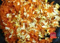 Illustration of how to make bacon and egg fried rice 4