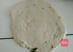 Illustration of how to make scallion pancakes 7