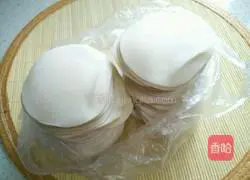 Illustration of how to make Yuanbao dumplings 12