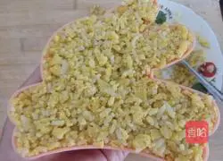Illustration of how to make gold-wrapped silver egg fried rice 7