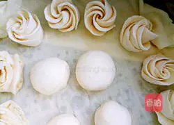 Illustration of how to make colorful steamed buns 10