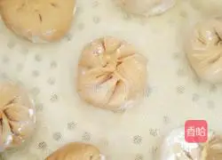 Illustration of how to make steamed buns stuffed with brown sugar and jujube paste 9