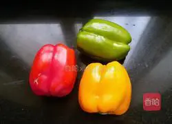 Illustration of how to make colorful pepper fried rice 2