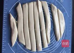 Illustration of how to make cowpea and eggplant noodles 3