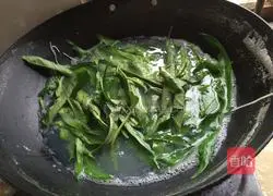 Illustration of how to make minced pork noodles 6