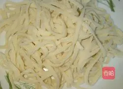Illustration of how to make egg noodles 7