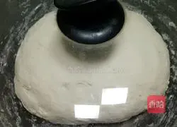 Illustration of how to make pumpkin buns 4