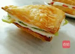 Illustration of how to make puff pastry cream sandwich 9
